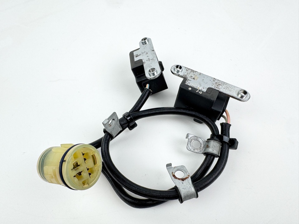 2002 Honda 130 HP 4 Stroke Outboard Coil Pulser 30310-ZW5-003 OEM