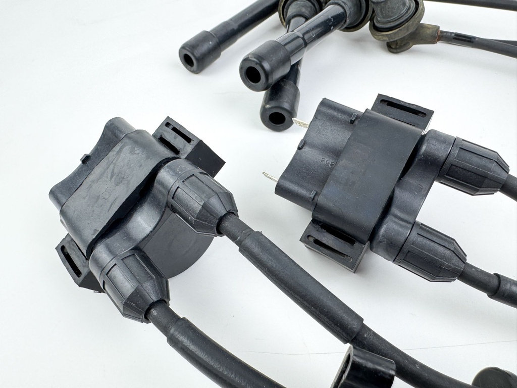 2002 Honda 130 HP 4 Stroke Outboard Ignition Coil Set 30550-ZW5-003 OEM