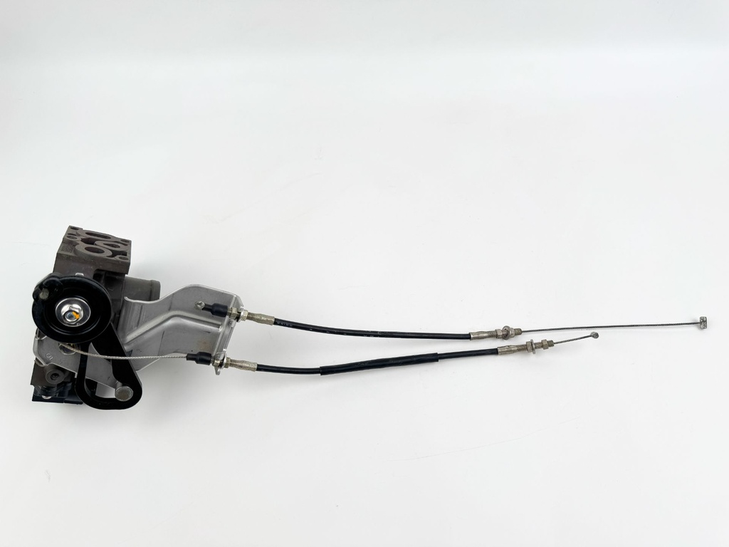 2002 Honda 130 HP 4 Stroke Outboard Throttle Body Assembly 16400-ZW5-013 OEM