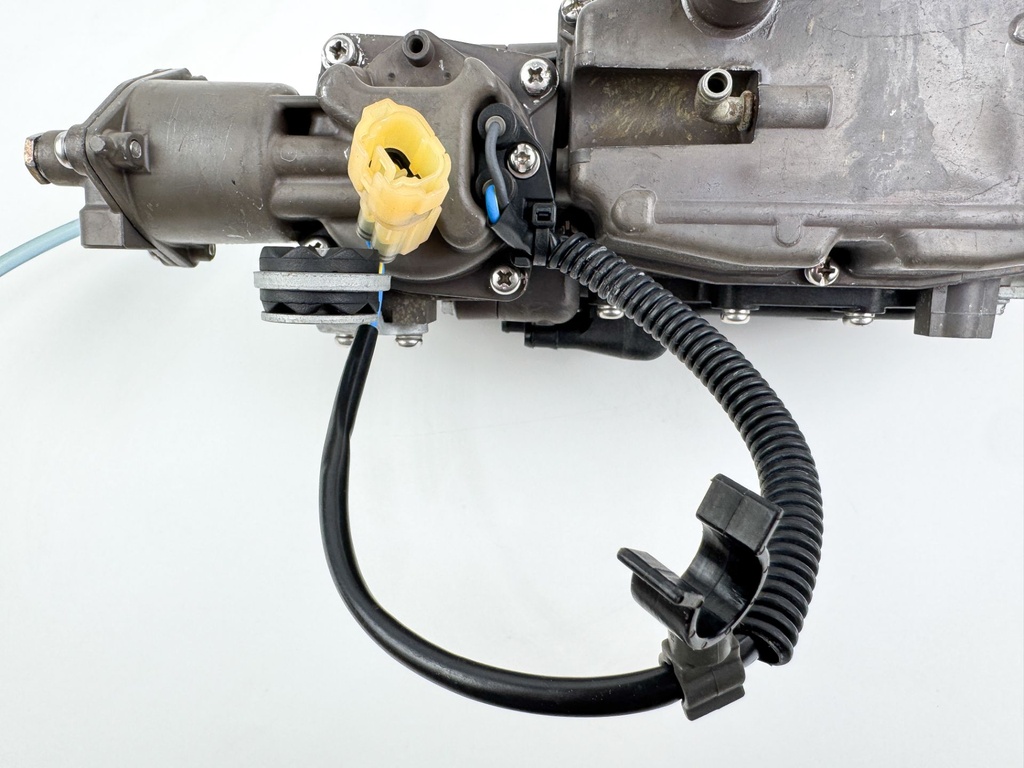 2002 Honda 130 HP 4 Stroke Outboard Vapor Separator Tank VST 06167-ZW5-305 OEM