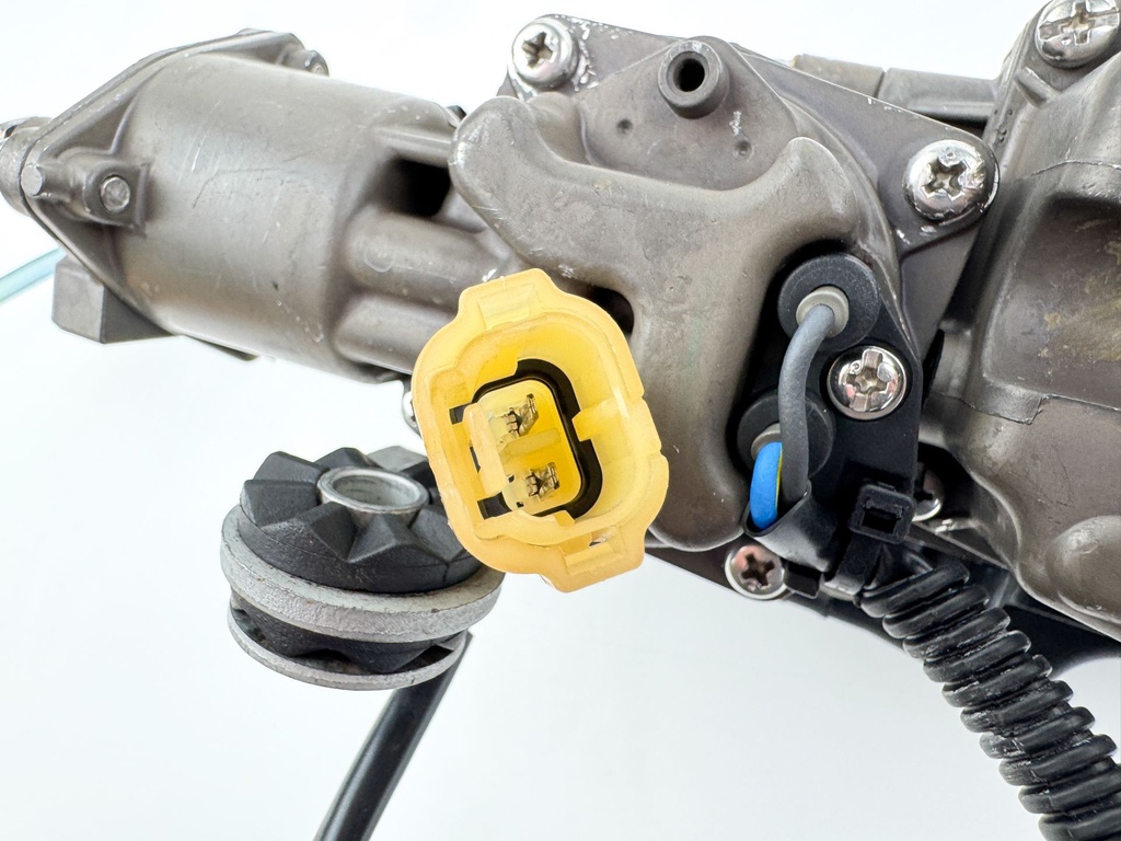 2002 Honda 130 HP 4 Stroke Outboard Vapor Separator Tank VST 06167-ZW5-305 OEM