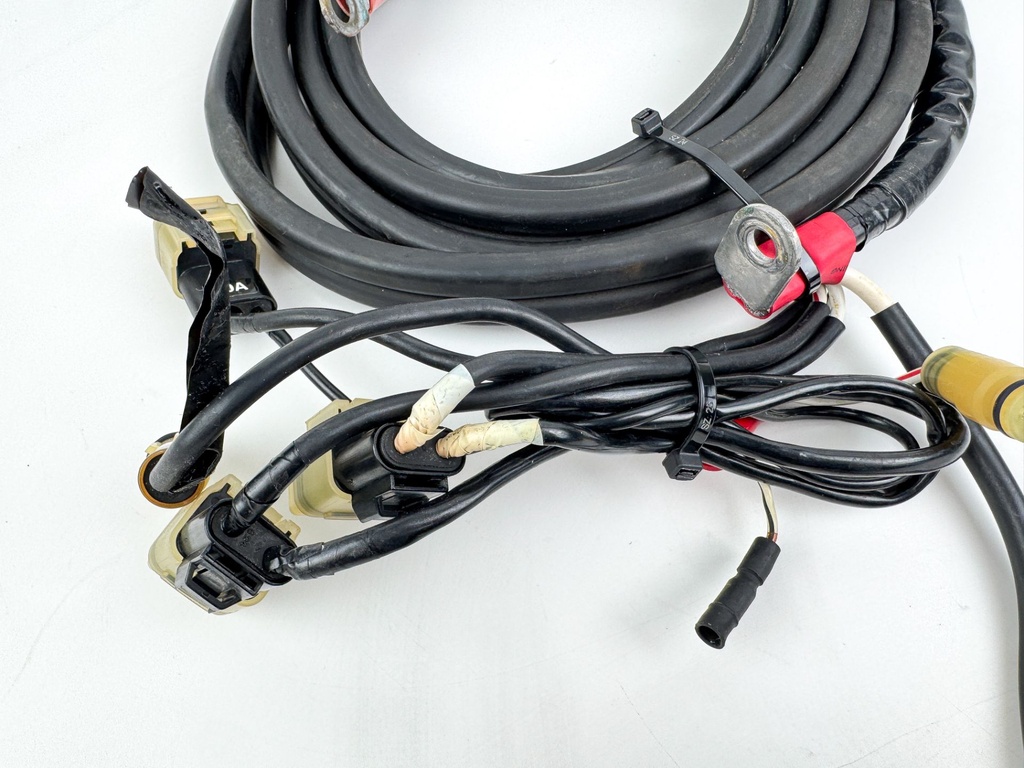 2002 Honda 130 HP 4 Stroke Outboard Battery Cables 32410-ZW5-000 OEM