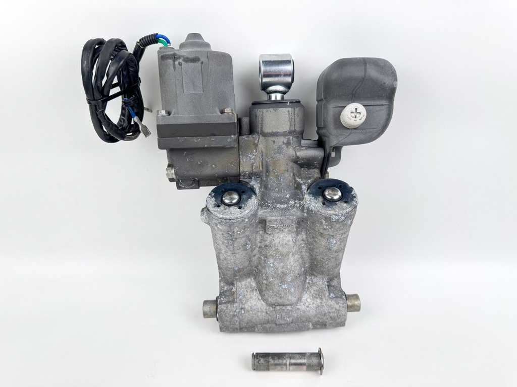 2002 Honda 130 HP 4 Stroke Outboard Power Trim Tilt Unit 56000-ZW1-708 OEM