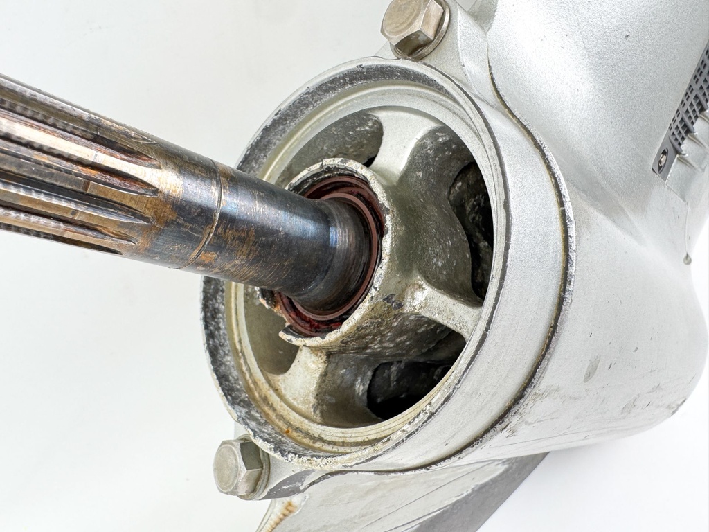 Honda 115 130HP 20" L Lower Unit Gear Case Assembly Standard Rotation 1996-2006