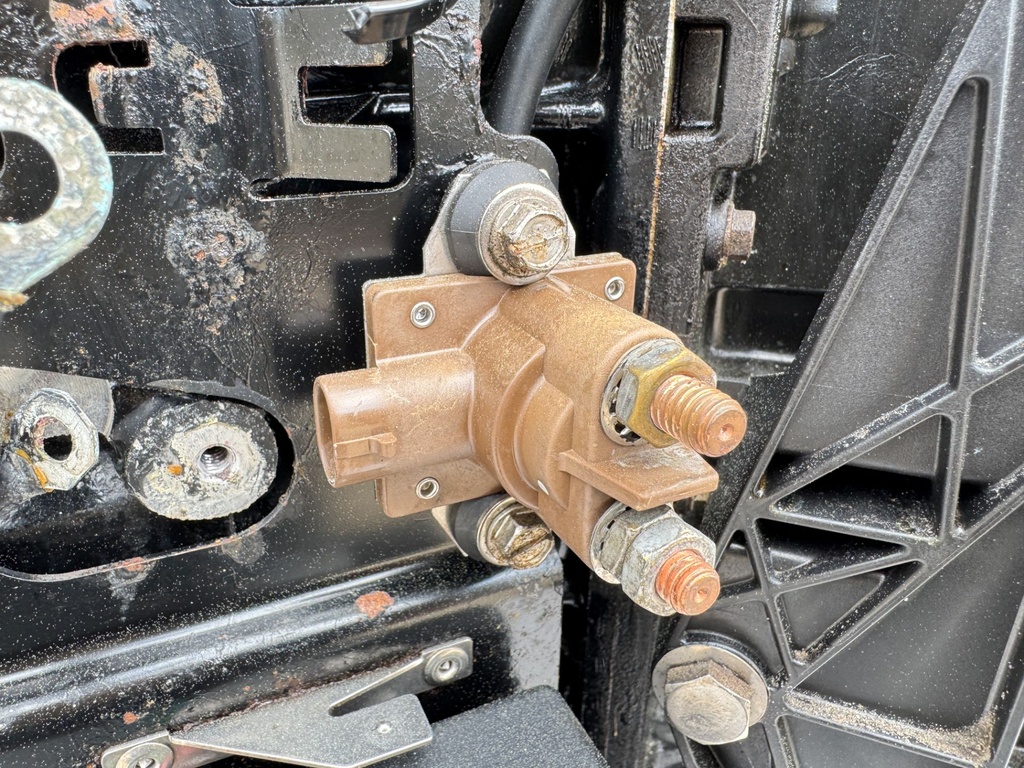 2008 Evinrude 300 HP 3.4L 2 Stroke Outboard Powerhead 5007297 OEM