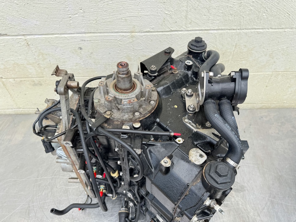 2008 Evinrude 300 HP 3.4L 2 Stroke Outboard Powerhead 5007297 OEM