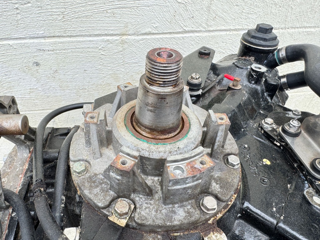 2008 Evinrude 300 HP 3.4L 2 Stroke Outboard Powerhead 5007297 OEM