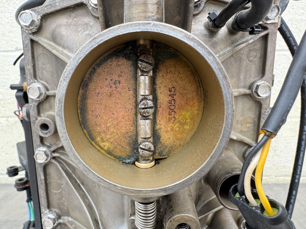 2008 Evinrude 300 HP 3.4L 2 Stroke Outboard Powerhead 5007297 OEM