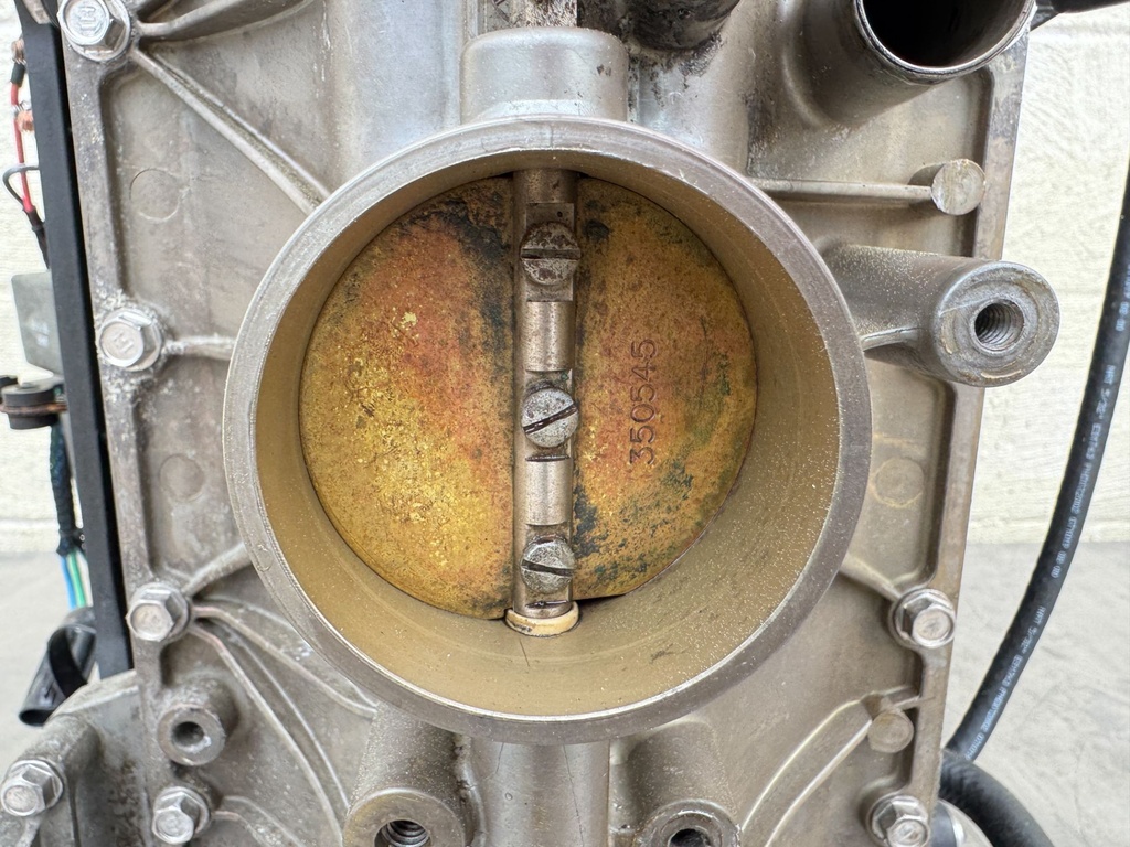 2008 Evinrude 300 HP 3.4L 2 Stroke Outboard Powerhead 5007297 OEM