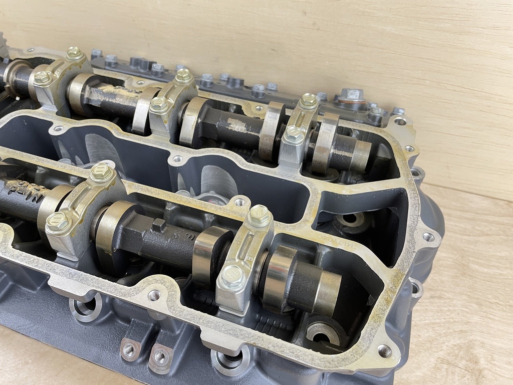 2012 Yamaha 200HP 3.3L 4 Stroke Left Port Side Cylinder Head 6P2-W009C-04-9S