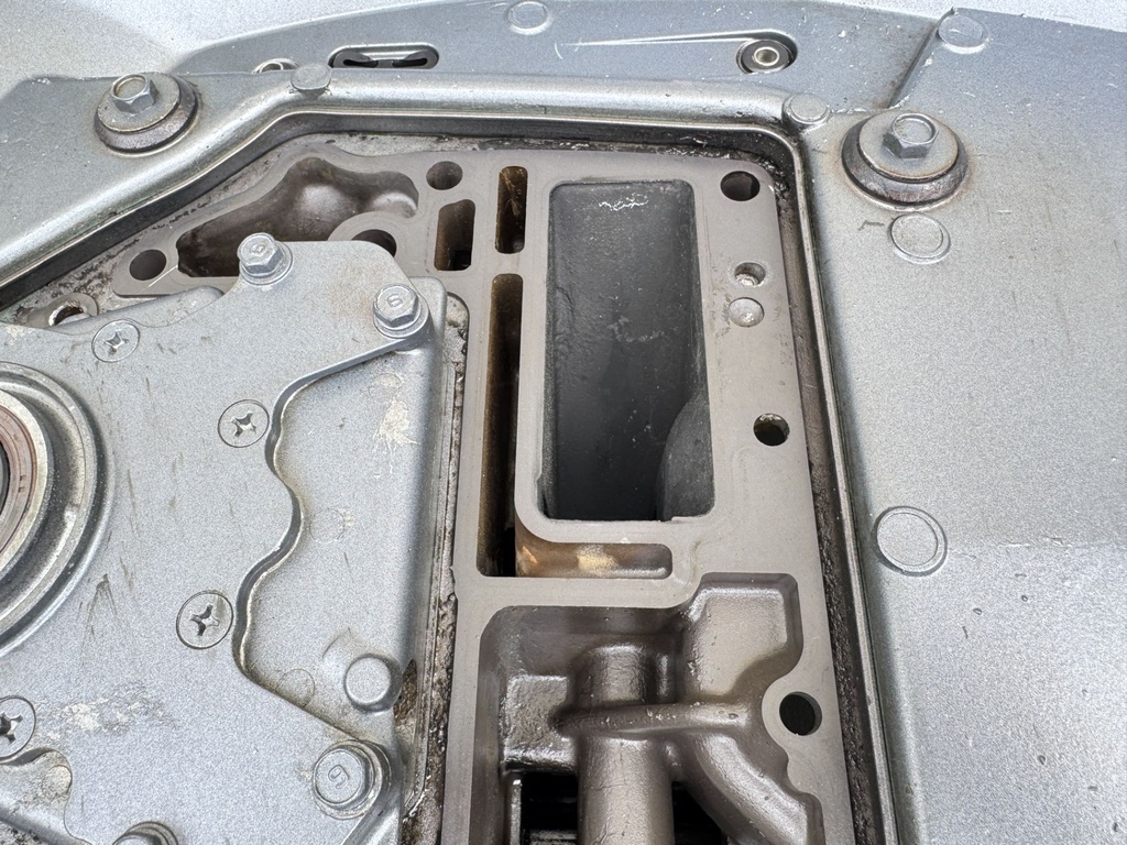 2005 Yamaha 115 HP 4 Stroke Outboard Complete Midsection & Swivel Bracket 20" Long