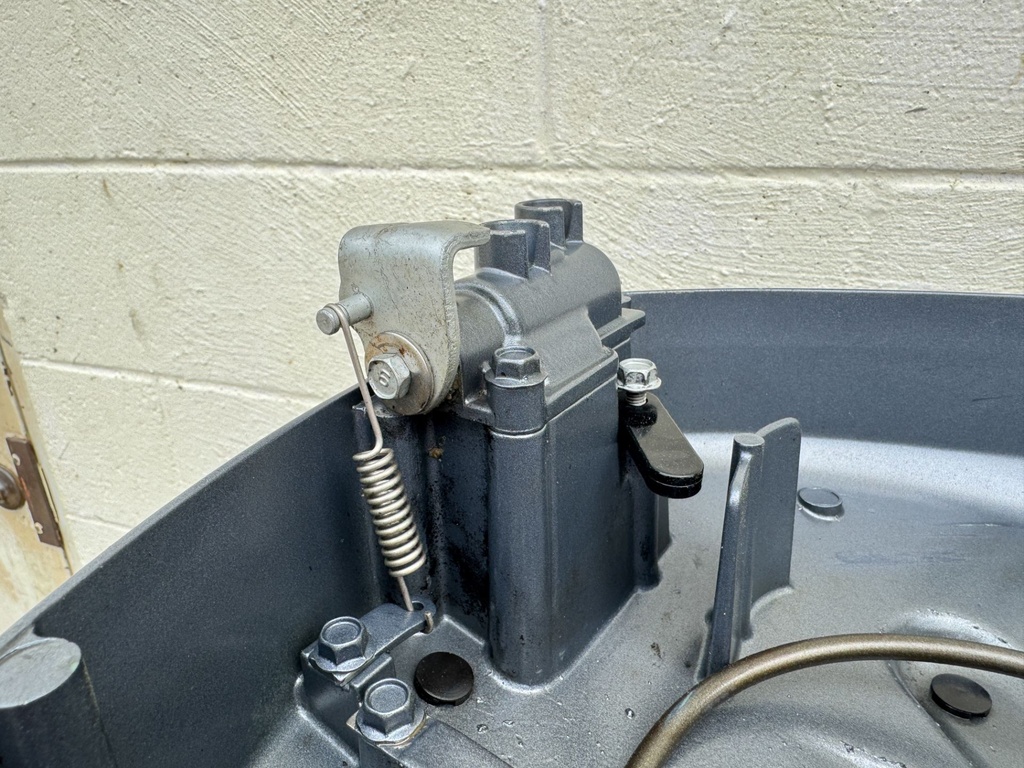 2005 Yamaha 115 HP 4 Stroke Outboard Complete Midsection & Swivel Bracket 20" Long