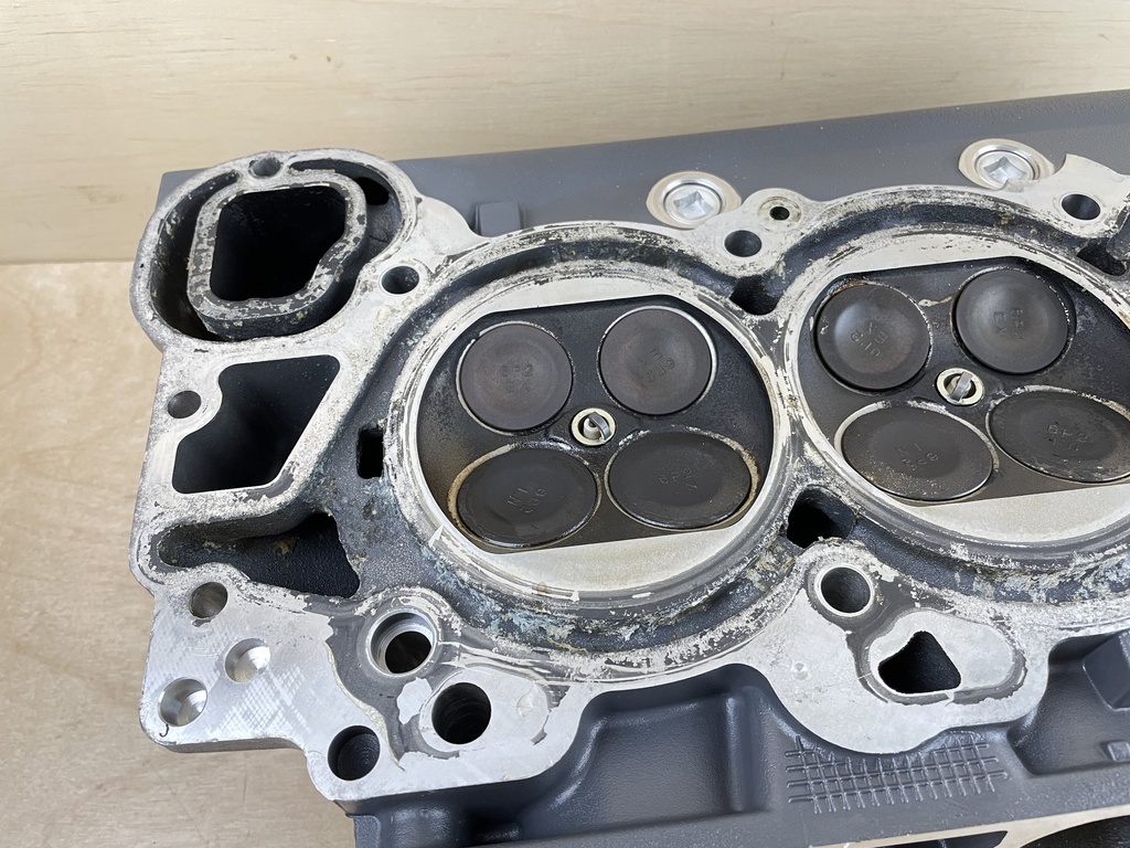 2012 Yamaha 200HP 3.3L 4 Stroke Left Port Side Cylinder Head 6P2-W009C-04-9S