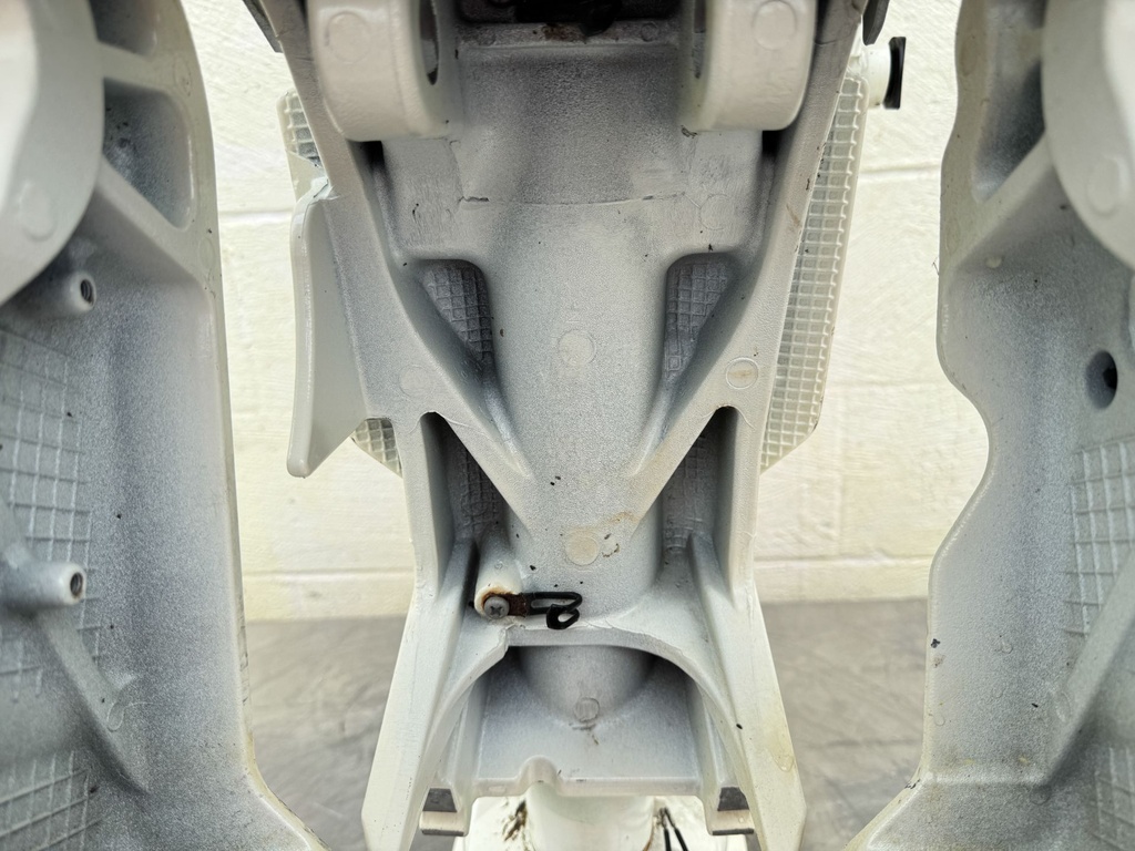 2017 Suzuki 115 HP 4 Stroke Outboard Complete Midsection & Swivel Bracket 25" XL