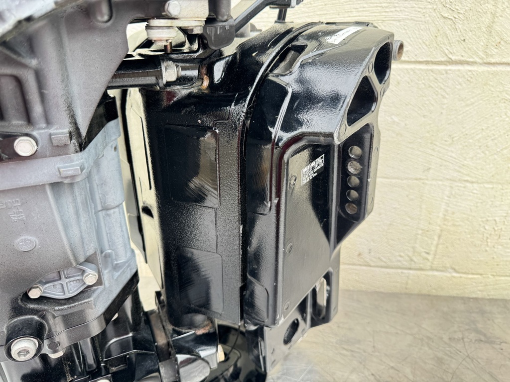 2020 Suzuki 90 HP 4 Stroke Outboard Complete Midsection W/ Swivel Bracket