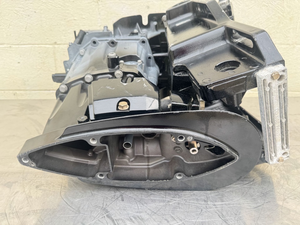 2020 Suzuki 90 HP 4 Stroke Outboard Complete Midsection W/ Swivel Bracket