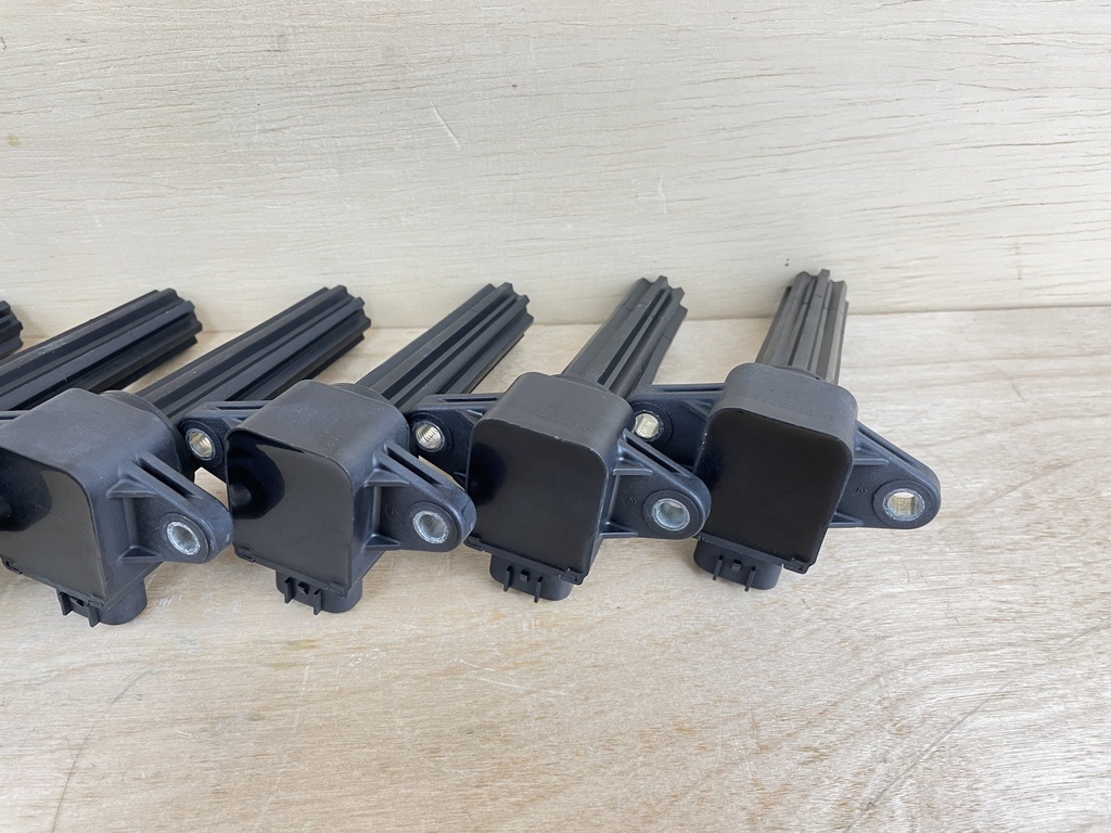 2012 Yamaha 200HP 4 Stroke Outboard Ignition Coil Assembly 6P2-82310-03-00