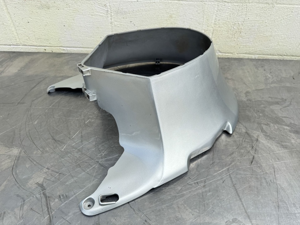 2002 Honda 130 HP 4 Stroke Outboard Lower Apron Cover 63711-ZW5-000ZA OEM