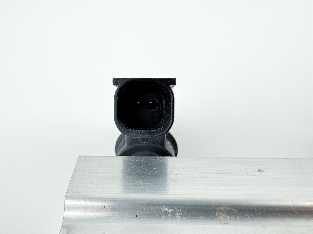 2010 Honda 60 HP 4 Stroke Outboard Fuel Injector Set W/ Rail 16450-ZZ3-003 OEM