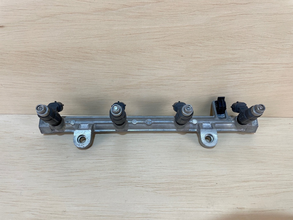 Johnson 70HP Fuel Injectors Set of 4 5032693