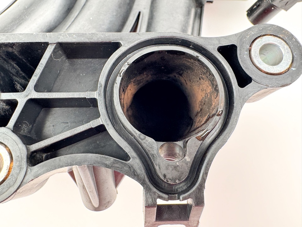 2010 Honda 60 HP 4 Stroke Outboard Intake Manifold 17110-ZZ3-003 OEM