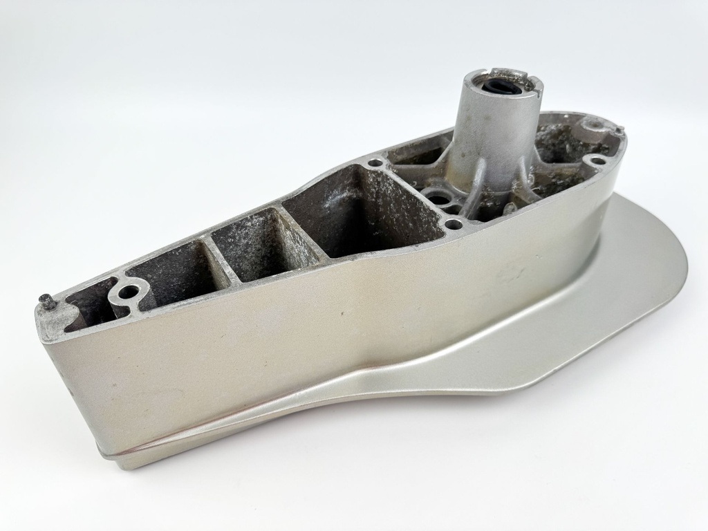 2010 Honda 60 HP 4 Stroke Outboard Midsection Extension / Spacer 40202-ZY9-610ZC OEM