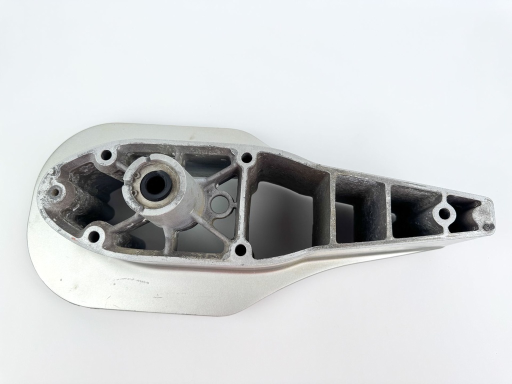 2010 Honda 60 HP 4 Stroke Outboard Midsection Extension / Spacer 40202-ZY9-610ZC OEM