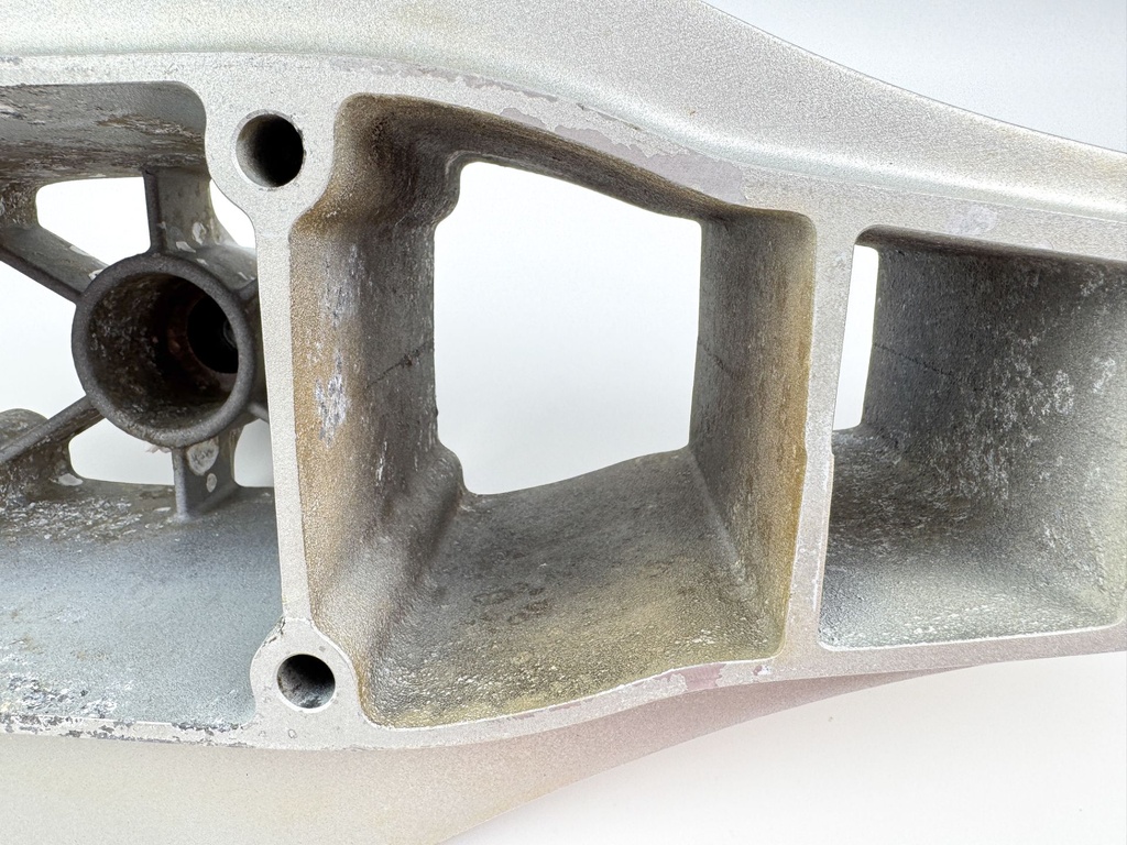 2010 Honda 60 HP 4 Stroke Outboard Midsection Extension / Spacer 40202-ZY9-610ZC OEM