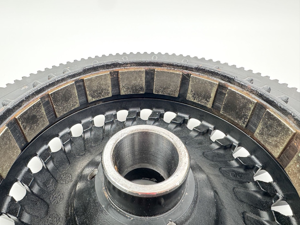 2015 Evinrude 225 HP 2 Stroke Outboard Flywheel 0586966 OEM