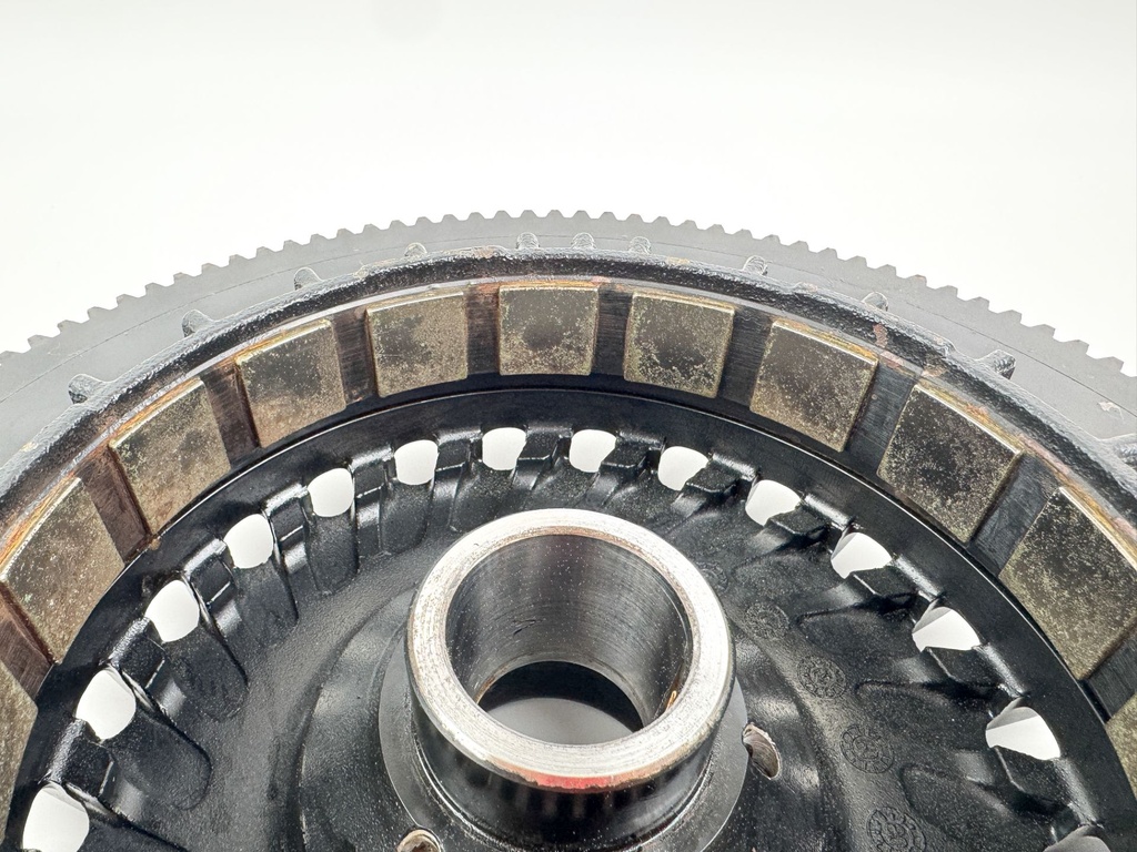 2015 Evinrude 225 HP 2 Stroke Outboard Flywheel 0586966 OEM