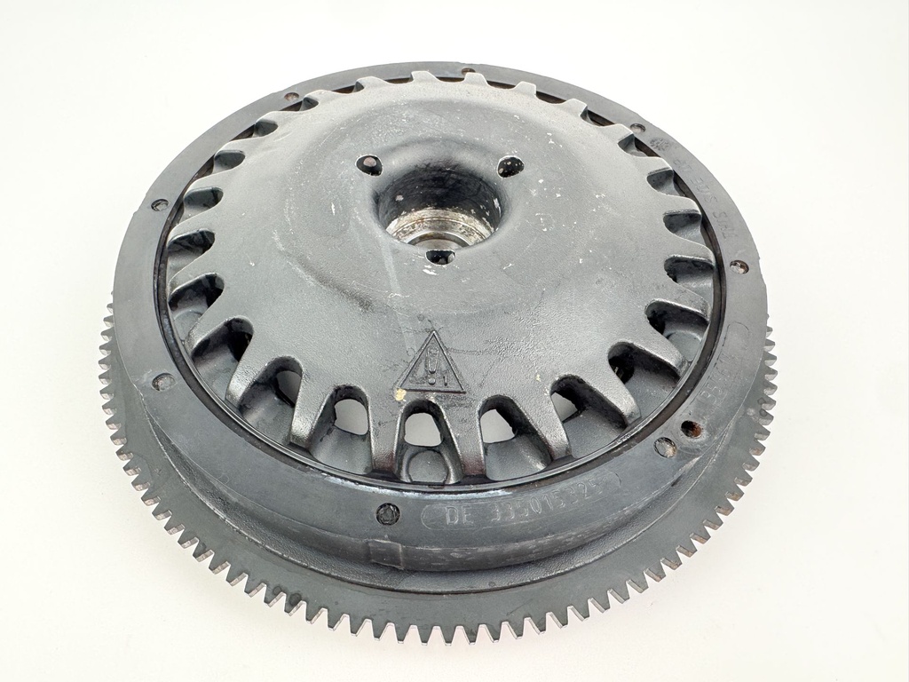 2015 Evinrude 225 HP 2 Stroke Outboard Flywheel 0586966 OEM
