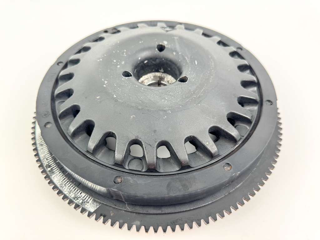 2015 Evinrude 225 HP 2 Stroke Outboard Flywheel 0586966 OEM