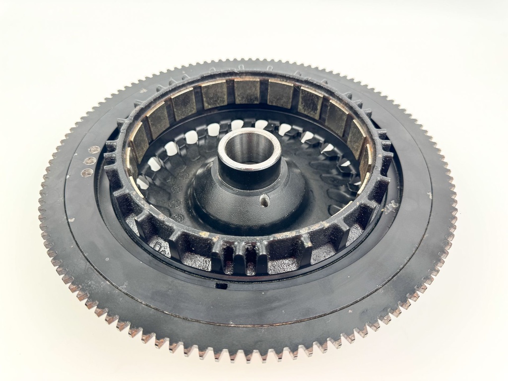 2015 Evinrude 225 HP 2 Stroke Outboard Flywheel 0586966 OEM