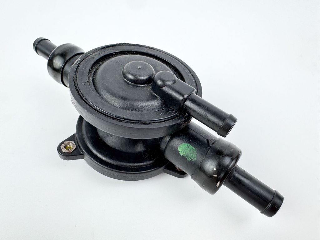 2015 Evinrude 225 HP 2 Stroke Outboard Fuel Lift Pump 5007312 OEM