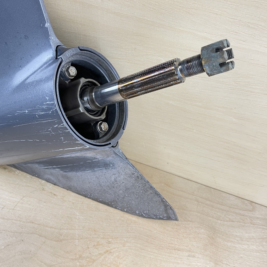 2012 Yamaha 200HP 3.3L Outboard 25" Lower Unit Gearcase RH 69J-45300-20-8D