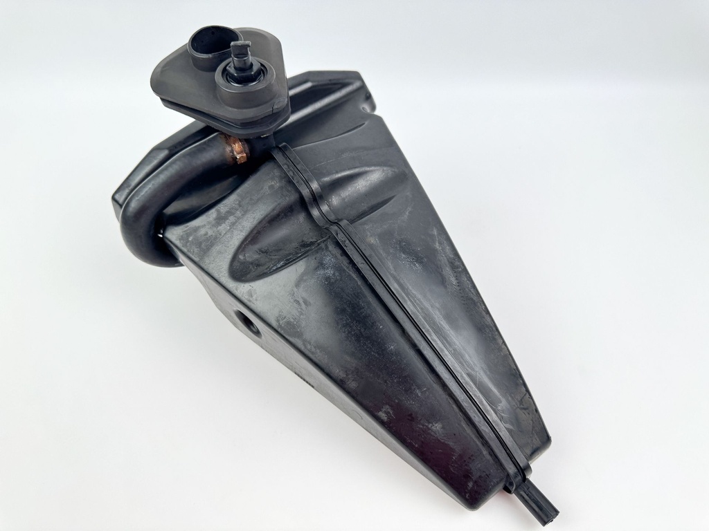 2015 Evinrude 225 HP 2 Stroke Outboard Muffler 5005699 OEM