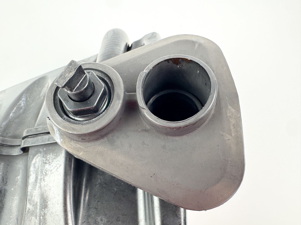 2015 Evinrude 225 HP 2 Stroke Outboard Muffler 5005699 OEM