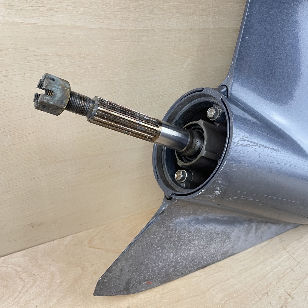 2012 Yamaha 200HP 3.3L Outboard 25" Lower Unit Gearcase RH 69J-45300-20-8D