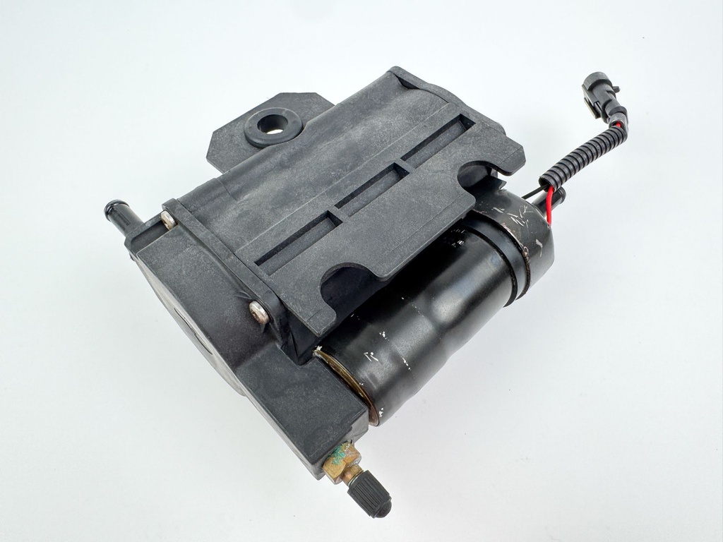 2015 Evinrude 225 HP 2 Stroke Outboard Vapor Separator Tank VST 5006063 OEM