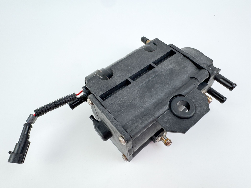 2015 Evinrude 225 HP 2 Stroke Outboard Vapor Separator Tank VST 5006063 OEM