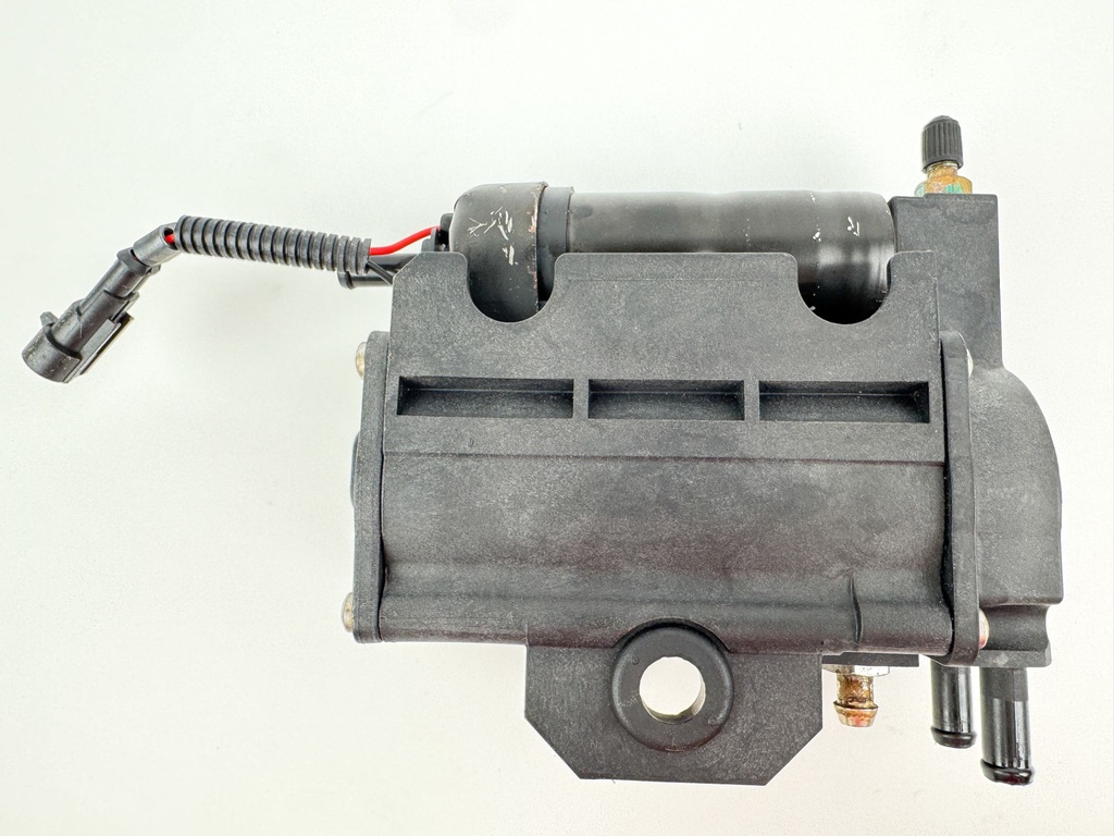 2015 Evinrude 225 HP 2 Stroke Outboard Vapor Separator Tank VST 5006063 OEM