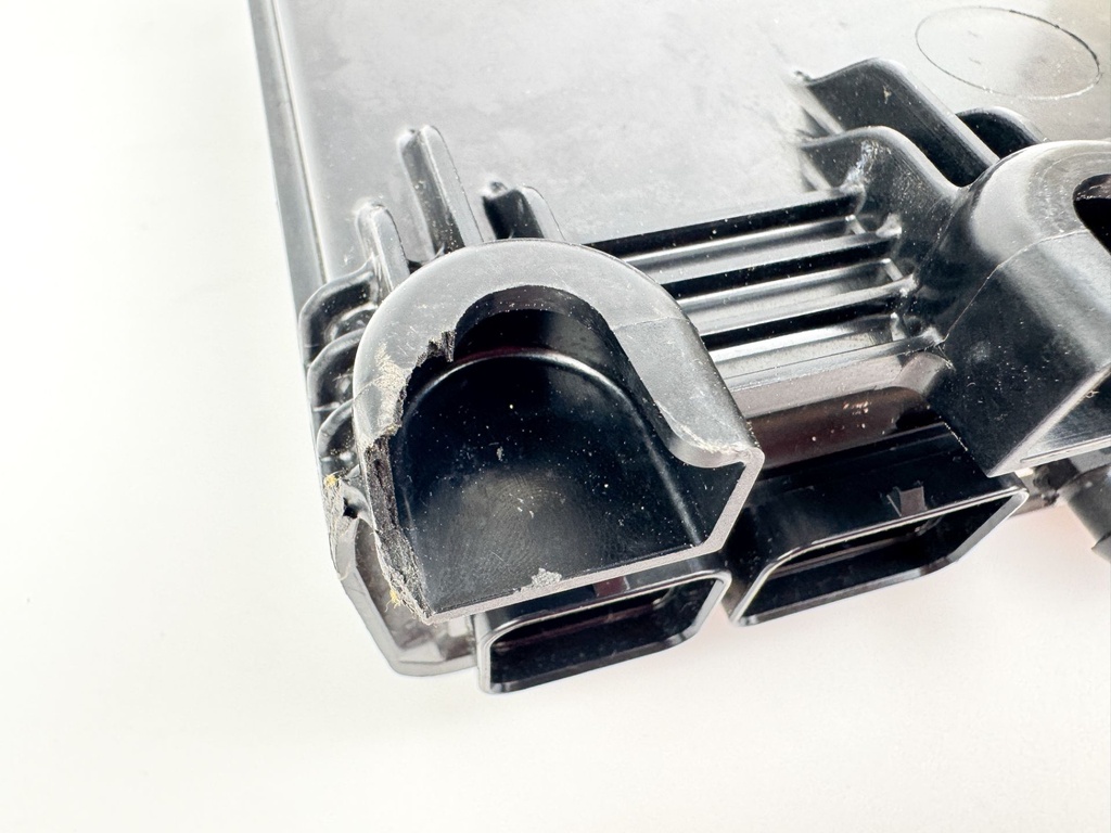 2015 Evinrude 225 HP 2 Stroke Outboard Engine Control Unit ECU EMM 0587155