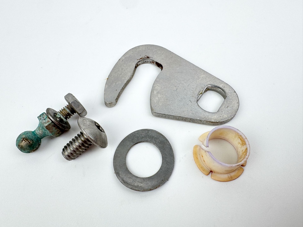 2015 Evinrude 225 HP 2 Stroke Outboard Rear Latch Handle 5005709 OEM