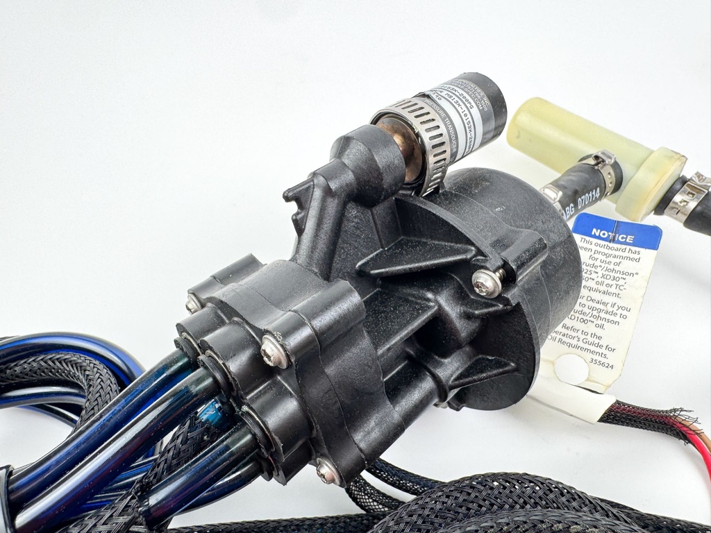 2015 Evinrude 225 HP 2 Stroke Outboard Oil Pump 5007849 OEM