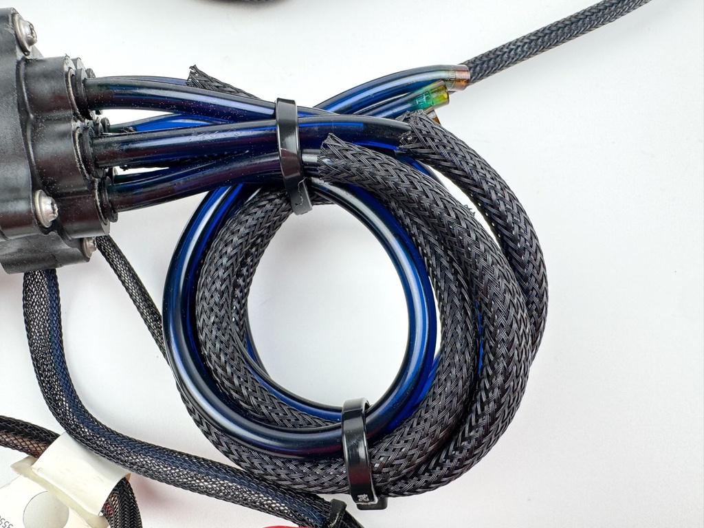 2015 Evinrude 225 HP 2 Stroke Outboard Oil Pump 5007849 OEM