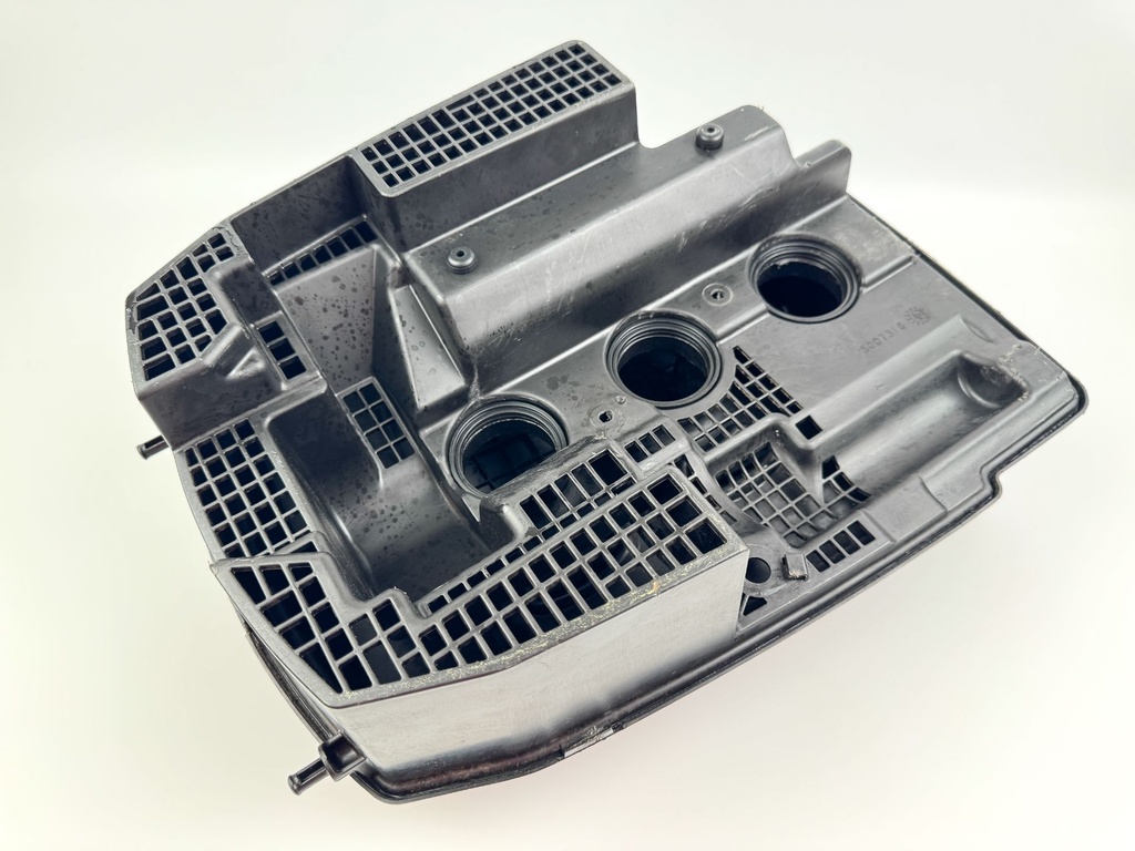 2015 Evinrude 225 HP 2 Stroke Outboard Intake Air Silencer Assembly 5007452 OEM