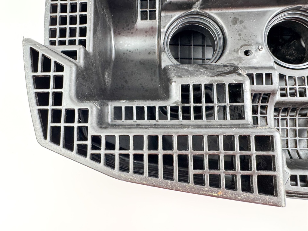 2015 Evinrude 225 HP 2 Stroke Outboard Intake Air Silencer Assembly 5007452 OEM