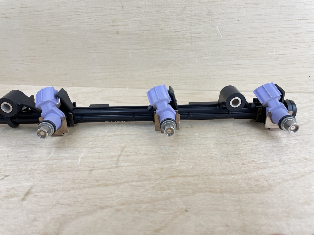 2012 Yamaha 200HP 4 Stroke Outboard Injector Set With Delivery Pipes 6P2-13761-11-00