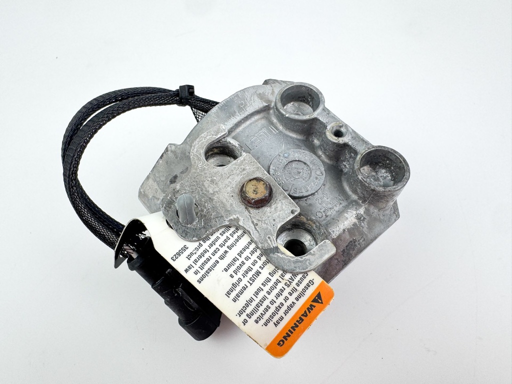 2015 Evinrude 225 HP 2 Stroke Outboard Port Side Fuel Injector 5007764 OEM