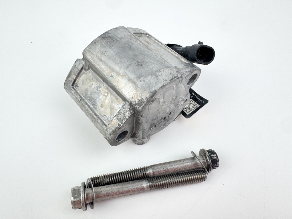 2015 Evinrude 225 HP 2 Stroke Outboard Port Side Fuel Injector 5007764 OEM